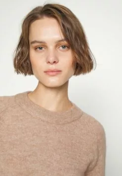 Selected Femme Slflulu O Neck - Strikkegenser - Amphora 9 Selected Femme Slflulu O Neck - Strikkegenser - Amphora -Selected Femme Butikk 03366343778d4f1c812183fa45e9aa2e