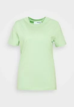 Selected Femme Slfmyessential Ss O-Neck Noos - T-Shirts - Pistachio Green 10 Selected Femme Slfmyessential Ss O-Neck Noos - T-Shirts - Pistachio Green -Selected Femme Butikk 07799cb1f61342fd8730bec4c5cb15e5