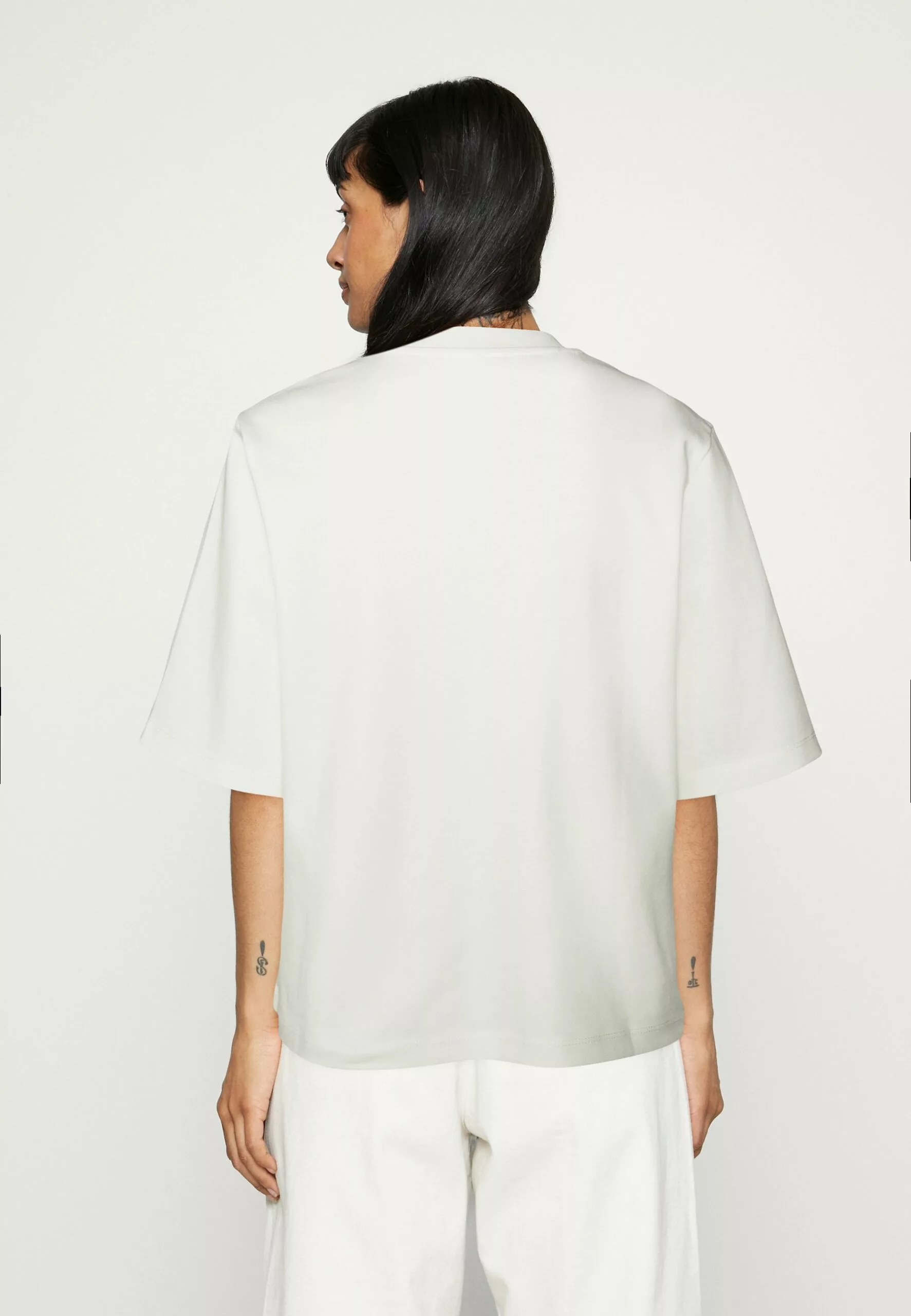 Selected Femme Slfjolie Broderi Tee - T-Shirts Med Print - Snow White 3 Selected Femme Slfjolie Broderi Tee - T-Shirts Med Print - Snow White - Bilde 3