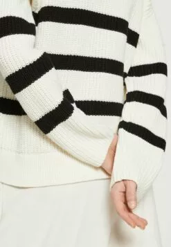 Selected Femme Bloomie Ls V-Neck Noos - Cardigan - Snow White/Black -Selected Femme Butikk 13e0309100e64eb280b8f009a2d26634