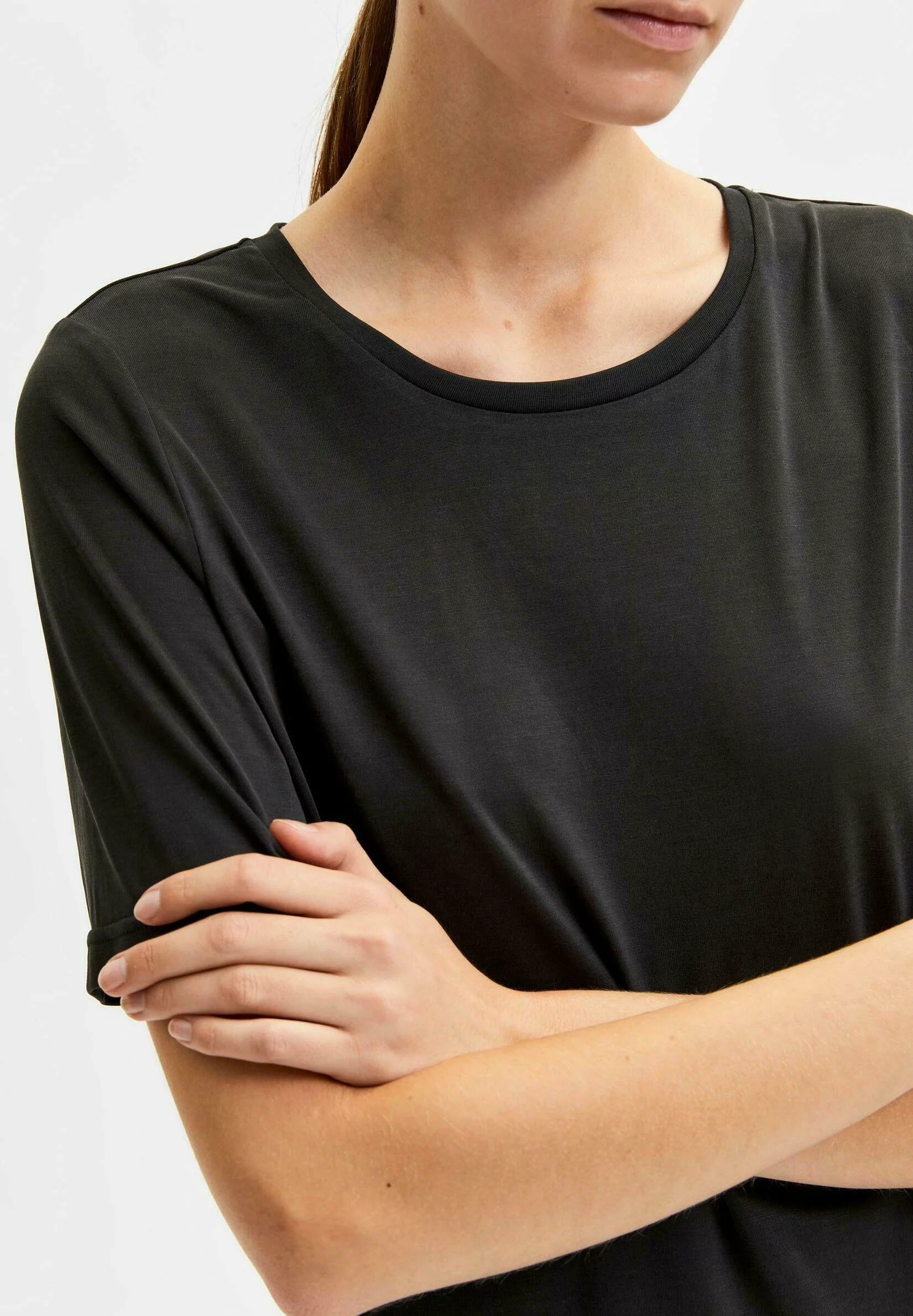 Selected Femme Slfstella Tee B Noos - T-Shirts - Black 4 Selected Femme Slfstella Tee B Noos - T-Shirts - Black - Bilde 4