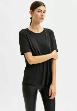 Selected Femme Slfstella Tee B Noos - T-Shirts - Black 10 Selected Femme Slfstella Tee B Noos - T-Shirts - Black -Selected Femme Butikk 217e99284d5b4e8d80085d44da84e173
