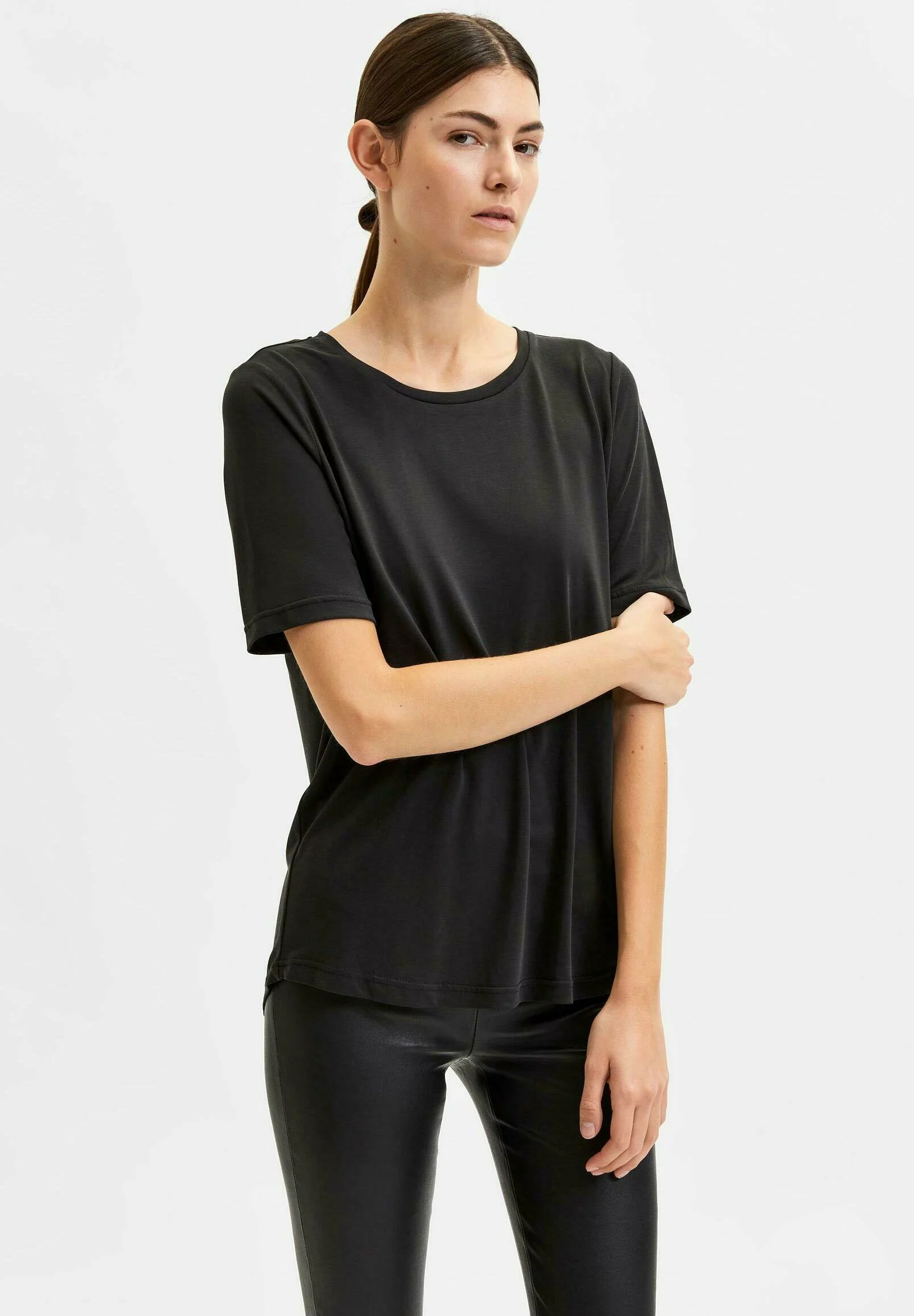 Selected Femme Slfstella Tee B Noos - T-Shirts - Black 5 Selected Femme Slfstella Tee B Noos - T-Shirts - Black - Bilde 5