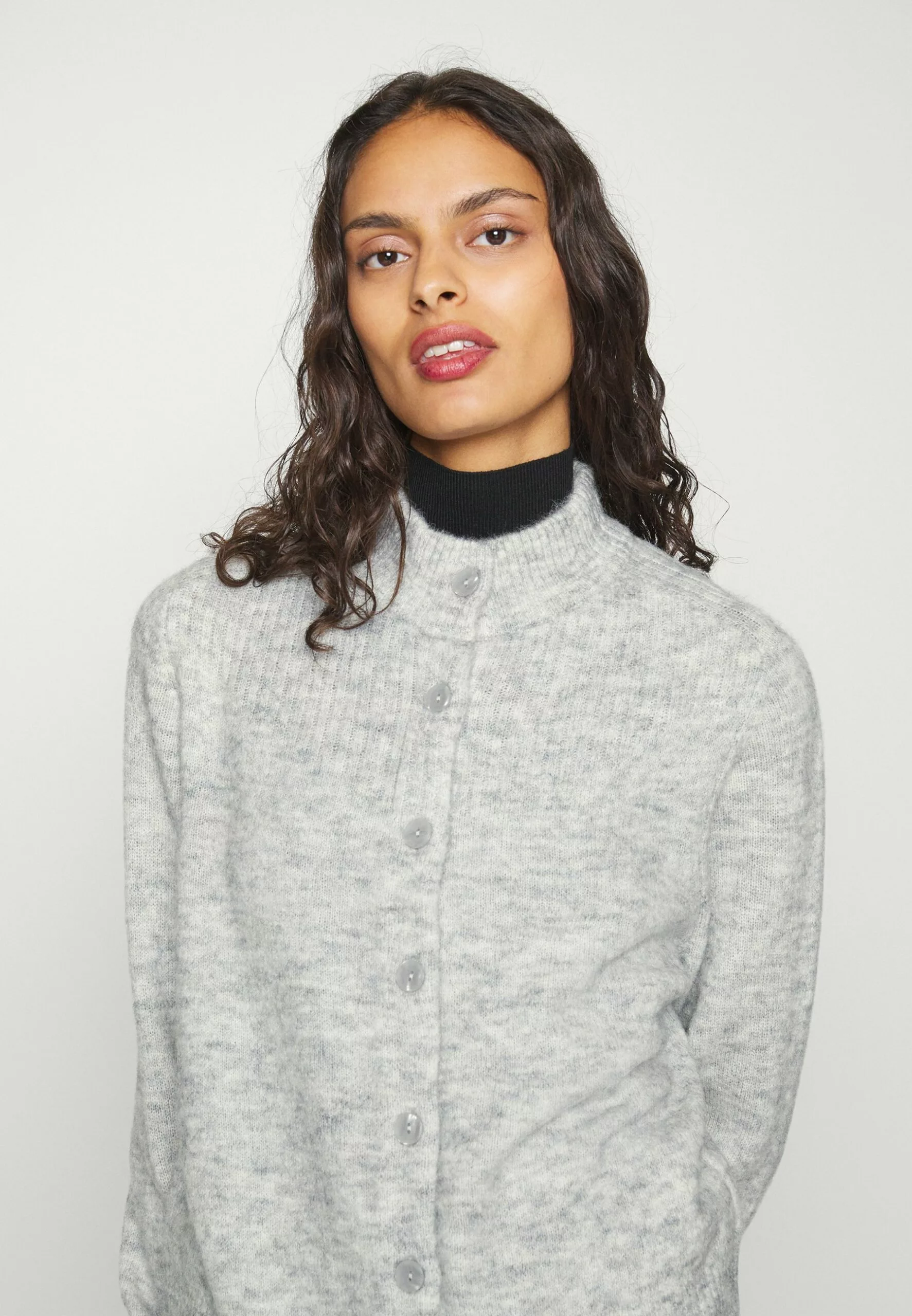 Selected Femme Slfmally Cardigan Camp - Cardigan - Grey 4 Selected Femme Slfmally Cardigan Camp - Cardigan - Grey - Bilde 4