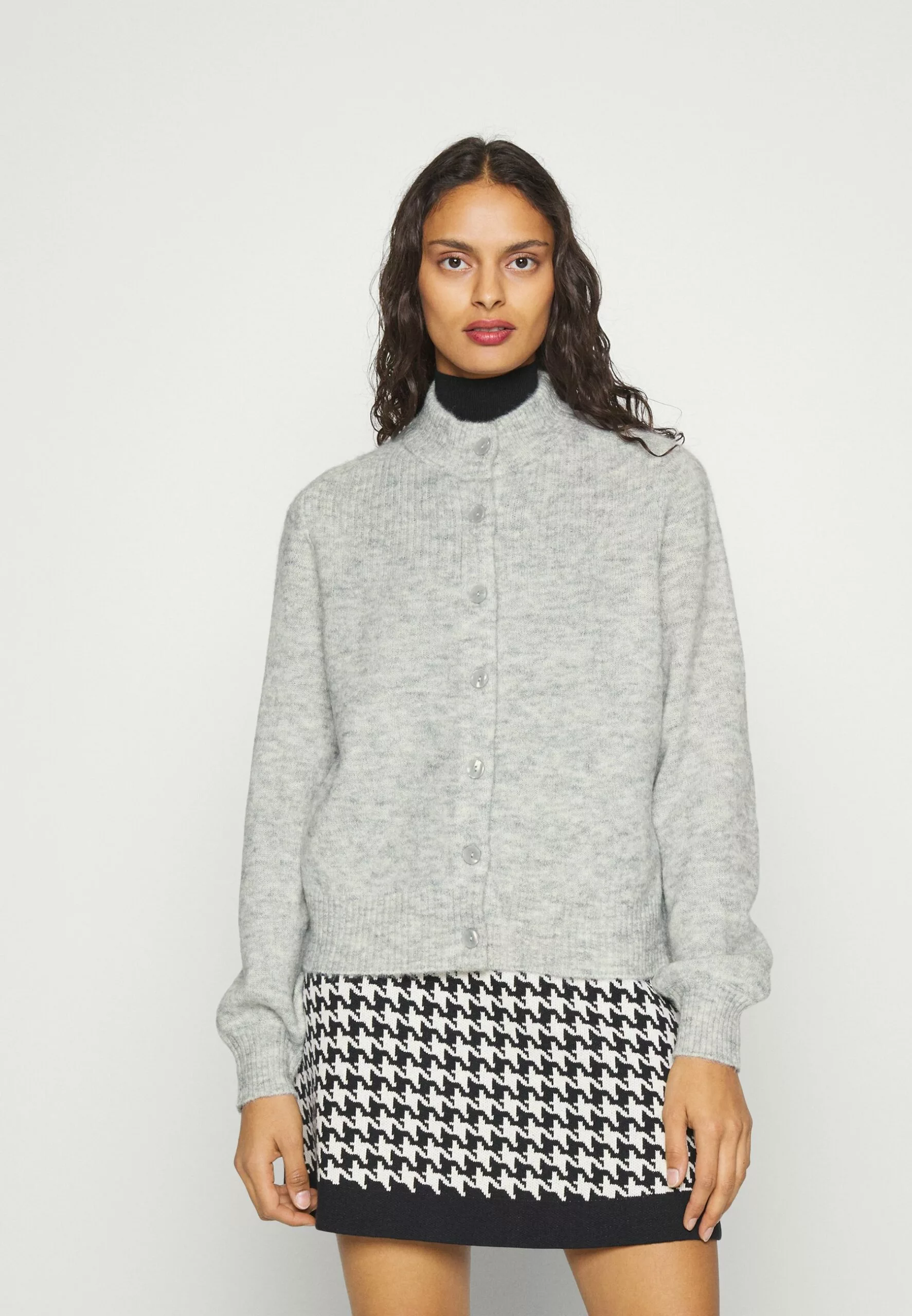 Selected Femme Slfmally Cardigan Camp - Cardigan - Grey 1 Selected Femme Slfmally Cardigan Camp - Cardigan - Grey