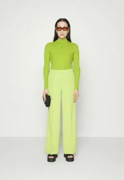 Front -Selected Femme Butikk 23621c3e54c84e66bcea3799b3e16175