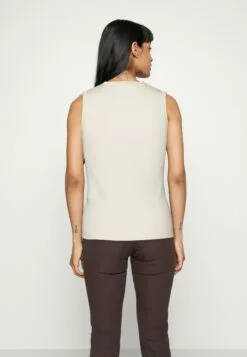 Selected Femme Slflydia O Neck - Topper - Birch 8 Selected Femme Slflydia O Neck - Topper - Birch -Selected Femme Butikk 238a6e6cf4124ecaa882f052b1b55d4e