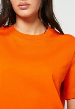 Selected Femme Slfessential Boxy Tee - T-Shirts - Orangeade -Selected Femme Butikk 2f4a3084e13d40b0b8083f3bce27887a
