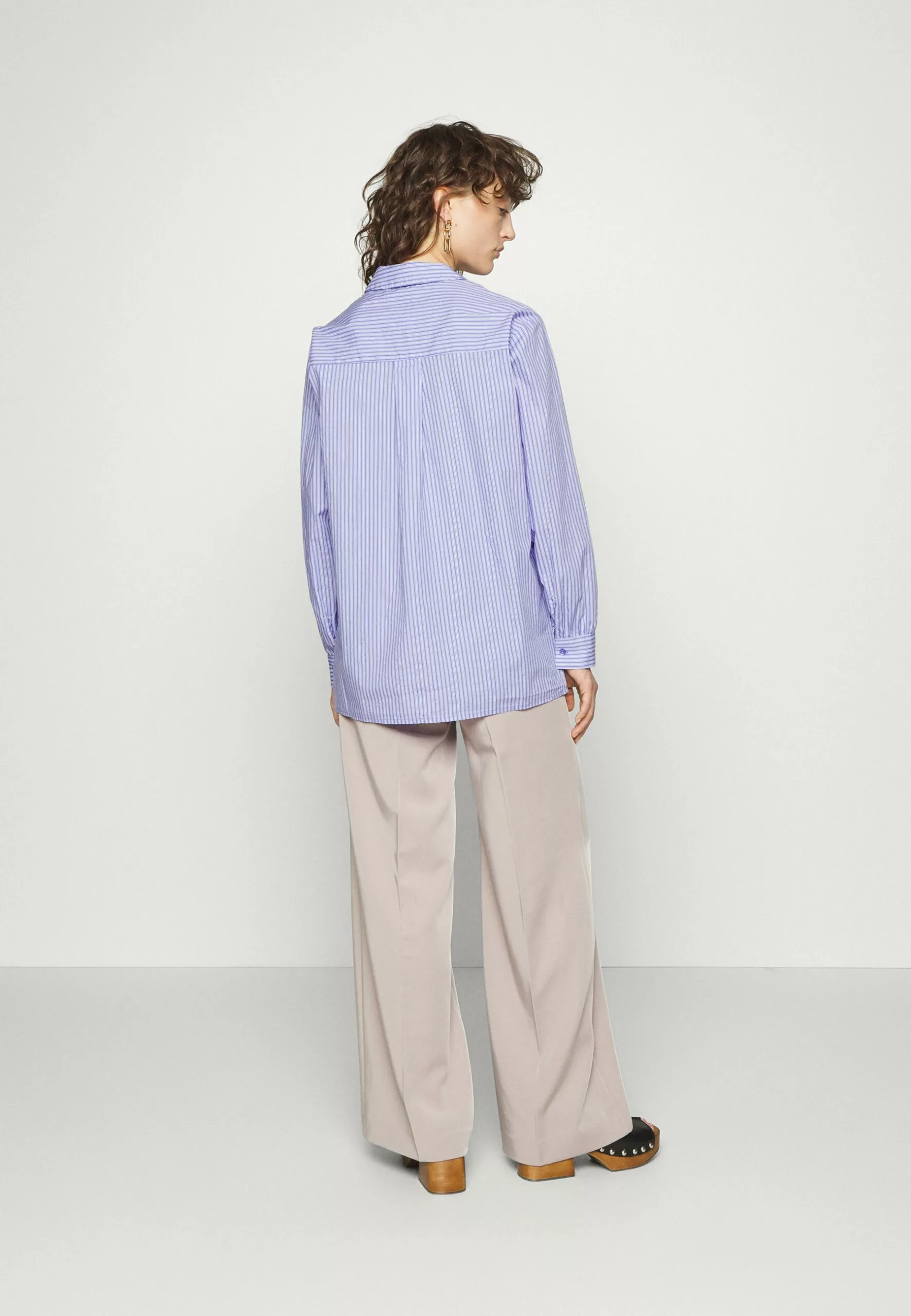 Selected Femme Slfreka- Skjorte - Blue 3 Selected Femme Slfreka- Skjorte - Blue - Bilde 3