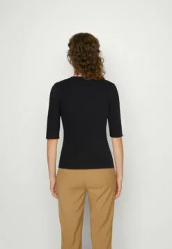 Selected Femme Slfmala O Neck - T-Shirts - Black -Selected Femme Butikk 35d3265603284750bcbf48b83130563a