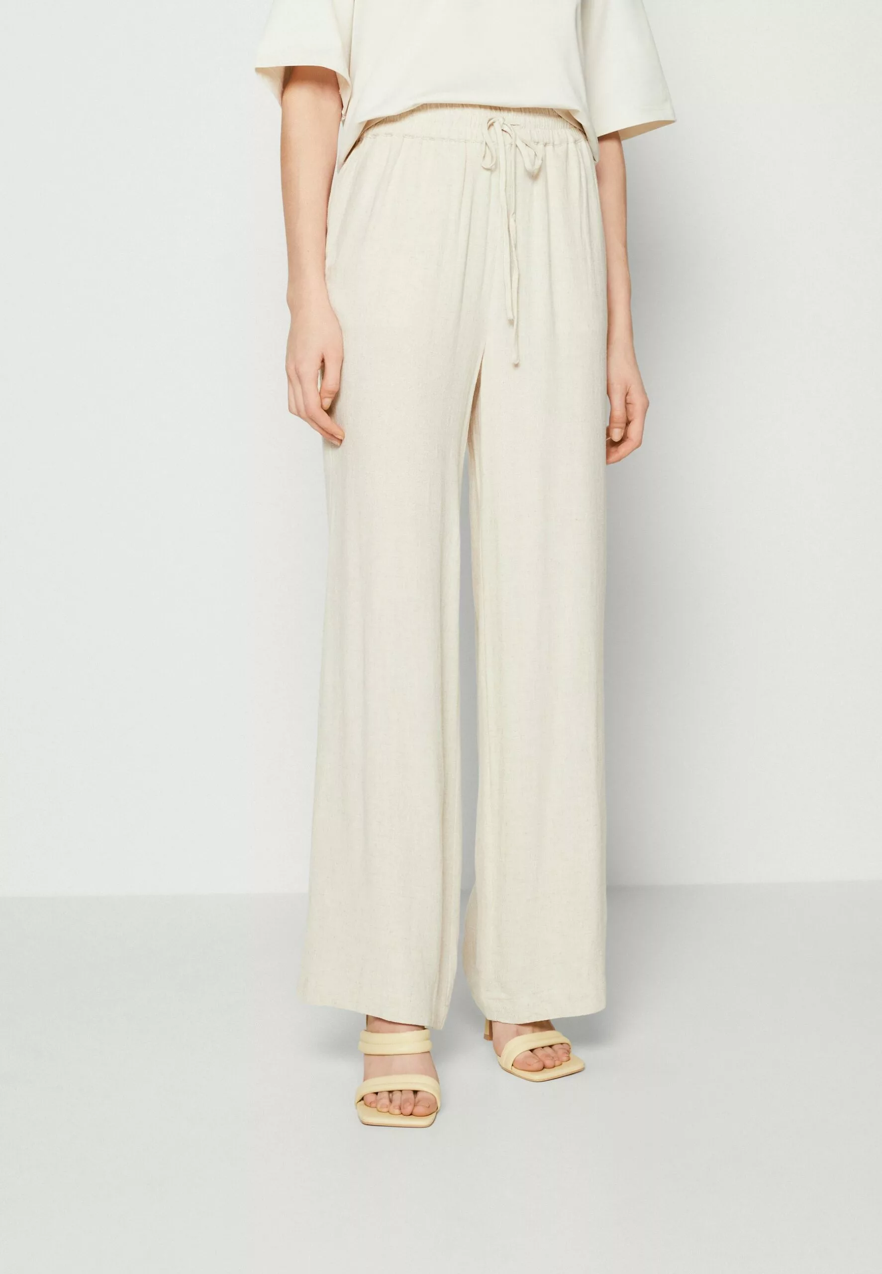 Selected Femme Slfviva Gulia MwNoos - Bukse - Sandshell 1 Selected Femme Slfviva Gulia MwNoos - Bukse - Sandshell