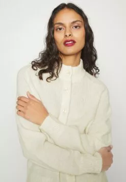 Selected Femme Slfmally Cardigan Camp - Cardigan - Birch 9 Selected Femme Slfmally Cardigan Camp - Cardigan - Birch -Selected Femme Butikk 3a79d16c8748478ba04be53cb99ed3bb