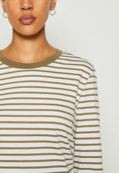Selected Femme Slfessential Striped O Neck - Topper Langermet - Dusky Green -Selected Femme Butikk 3c5a868c878f4770afb4f140affba569