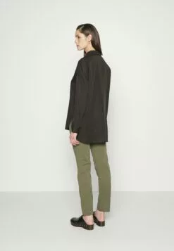 Selected Femme SlfsanniNoos - Skjorte - Black 9 Selected Femme SlfsanniNoos - Skjorte - Black -Selected Femme Butikk 4143e93dae9547bfa0949dcfa596844b