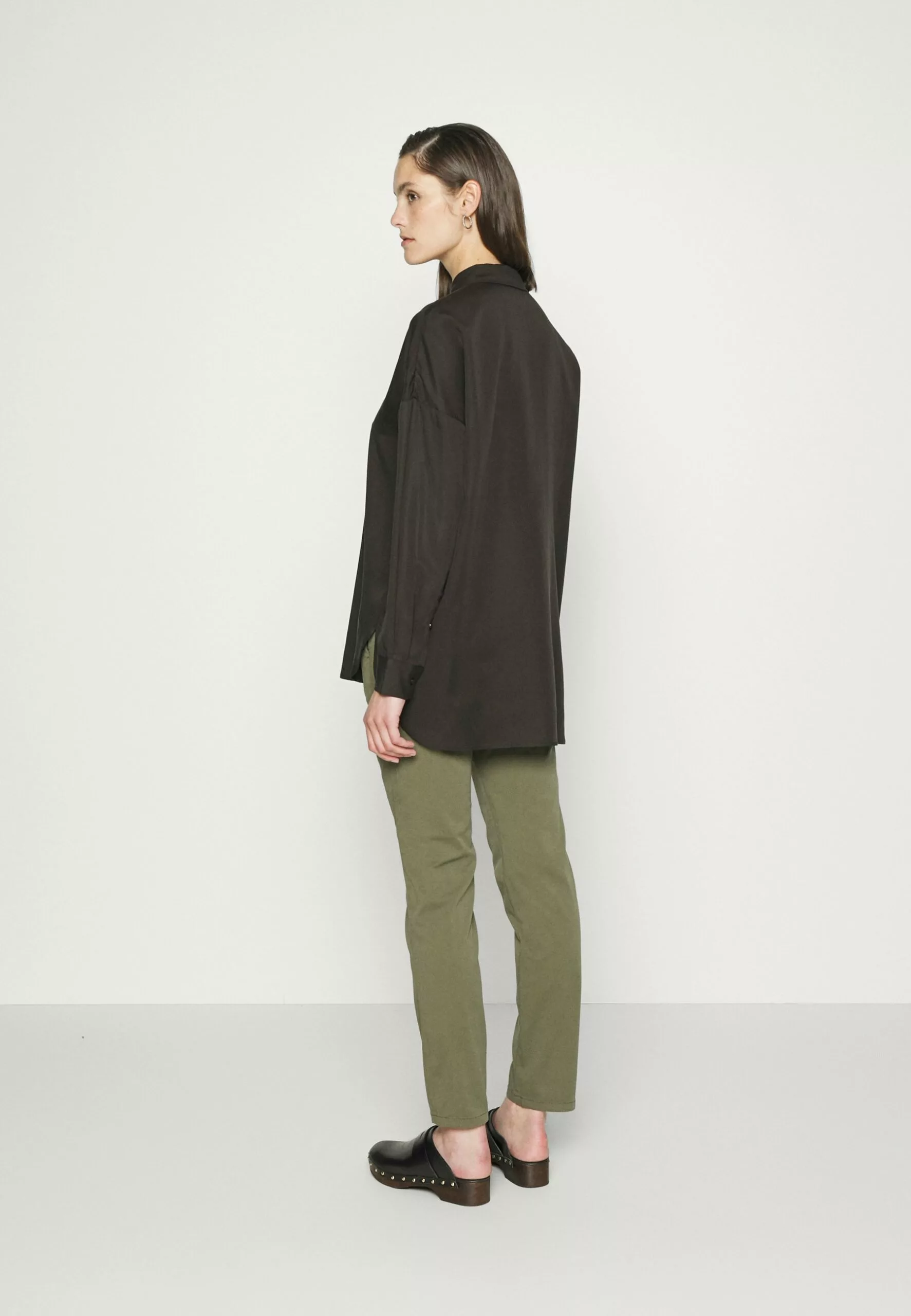 Selected Femme SlfsanniNoos - Skjorte - Black 3 Selected Femme SlfsanniNoos - Skjorte - Black - Bilde 3