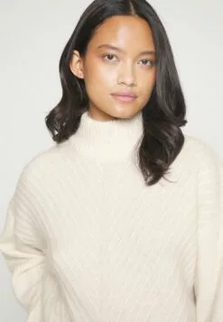 Selected Femme Slfsif Highneck - Strikkegenser - Birch -Selected Femme Butikk 4a6bc1291e5c4540956096c1e77f3ee9