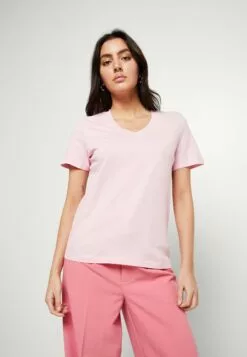 Selected Femme Slfessential V Neck Tee - T-Shirts - Sweet Lilac -Selected Femme Butikk 4b8229f965524ecc91320dfb45a14dae