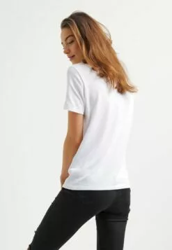 Selected Femme Slfmy Perfect Tee Box Cut - T-Shirts - Bright White 9 Selected Femme Slfmy Perfect Tee Box Cut - T-Shirts - Bright White -Selected Femme Butikk 4e29d4ef01b945af8fe58a11929bad1f