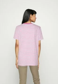 Selected Femme Slfmyessential Stripe O Neck Tee - T-Shirts Med Print - Cyclamen -Selected Femme Butikk 4f76c72c99c3414ca500011e6aa65055