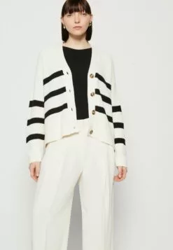 Selected Femme Bloomie Ls V-Neck Noos - Cardigan - Snow White/Black -Selected Femme Butikk 4f999f243c45439ba758de68a166f8ea