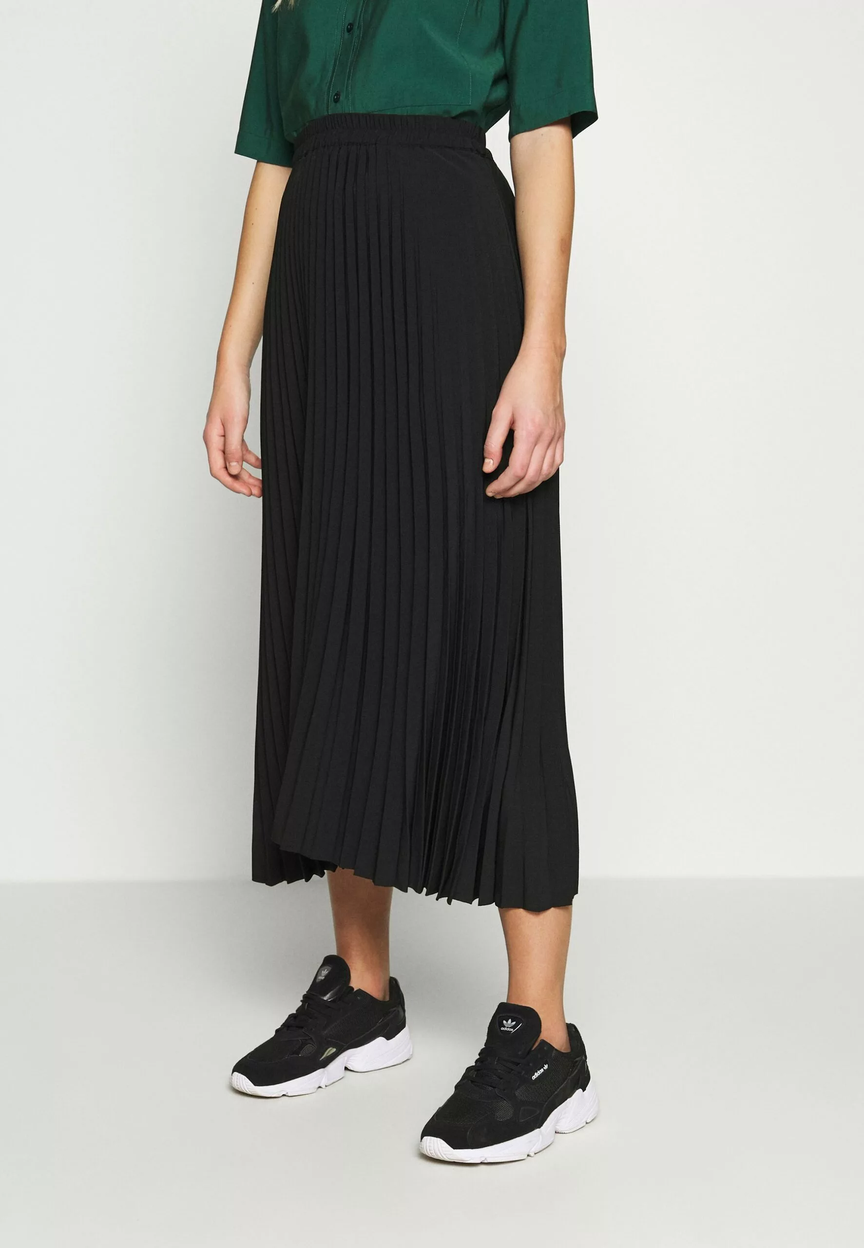 Selected Femme A-Line Skjørt - Black 1 Selected Femme A-Line Skjørt - Black