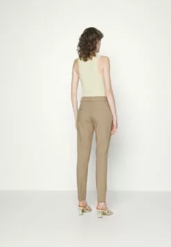 Selected Femme Slfrita Slim Pant - Bukse - Camel -Selected Femme Butikk 5dc5e134e7a541709fe970892e40cfd1