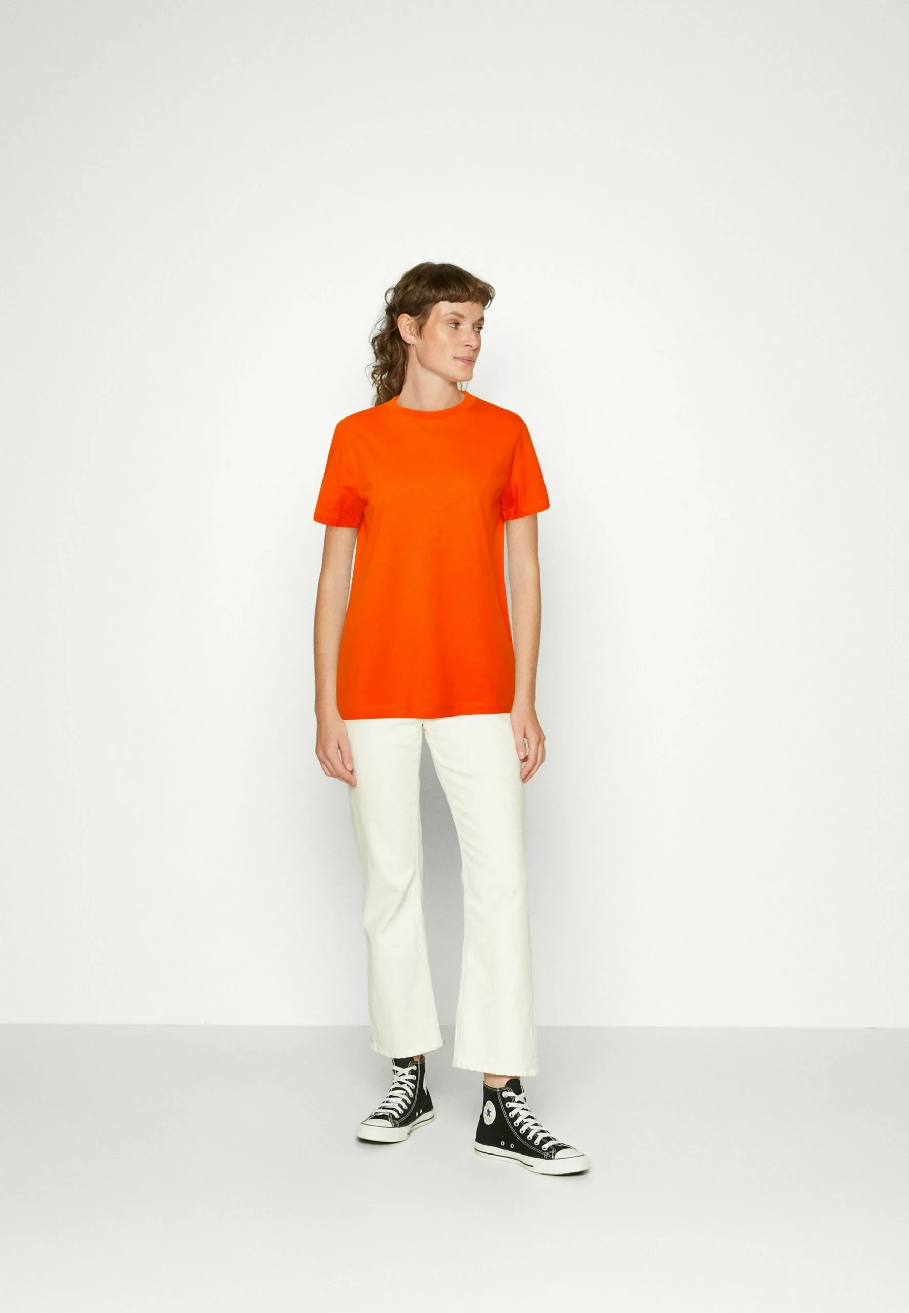 Selected Femme Slfmyessential Ss O-Neck Noos - T-Shirts - Orangeade 2 Selected Femme Slfmyessential Ss O-Neck Noos - T-Shirts - Orangeade - Bilde 2