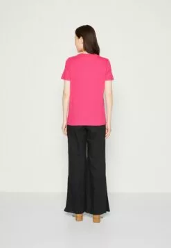 Selected Femme Slfmyessential Ss O-Neck Noos - T-Shirts - Peacock Pink 8 Selected Femme Slfmyessential Ss O-Neck Noos - T-Shirts - Peacock Pink -Selected Femme Butikk 73b1291e4f8545c58c27b750f233d6df