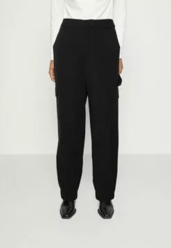 Front 19 Selected Femme Slfcille Pant - Cargobukse - Black