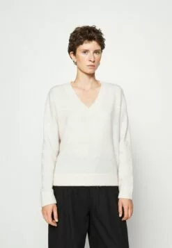 Front 35 Selected Femme Maline LsV-Neck Noos - Strikkegenser - Off-White