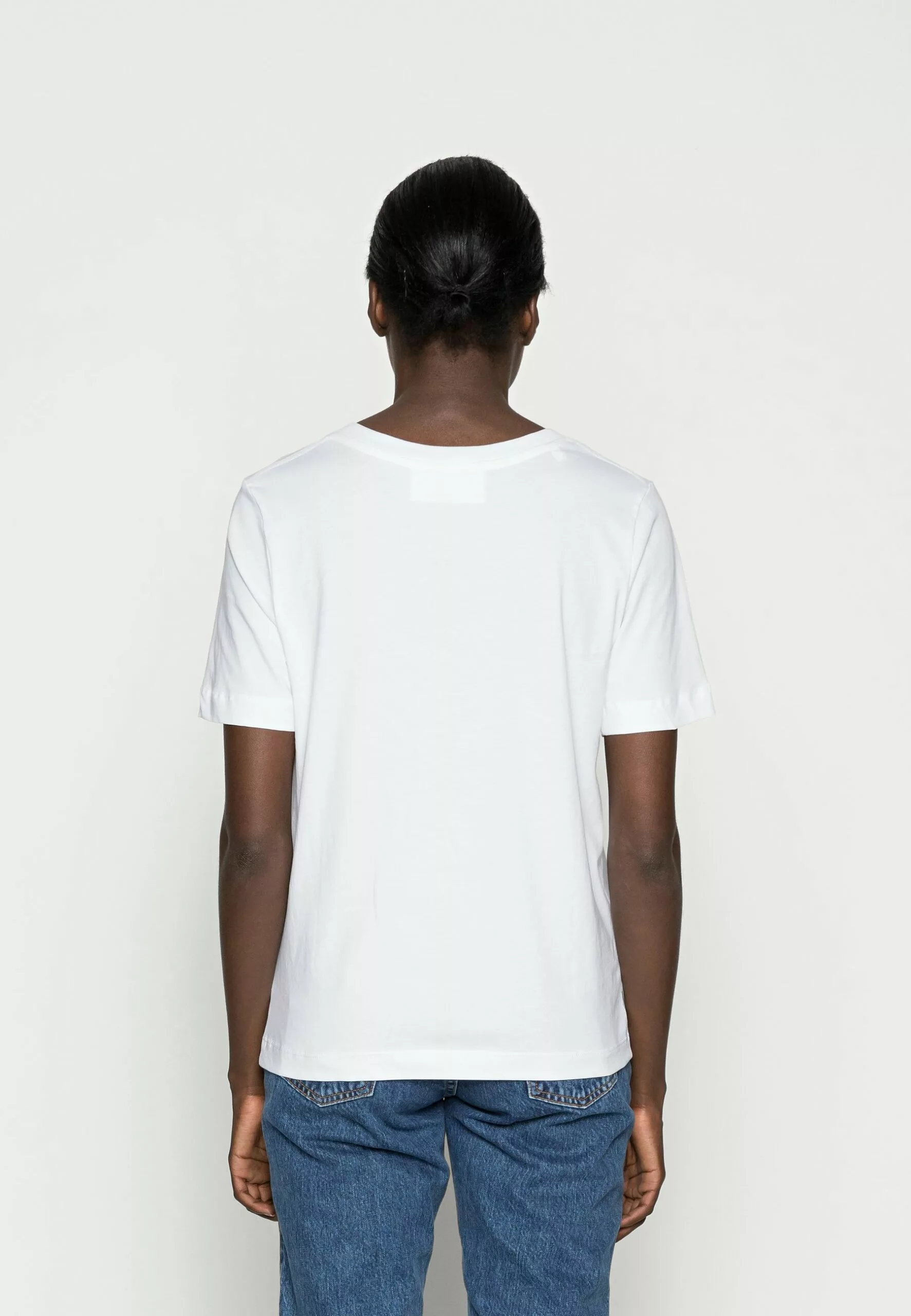 Selected Femme SlfstandardV Neck Tee- T-Shirts - Bright White 3 Selected Femme SlfstandardV Neck Tee- T-Shirts - Bright White - Bilde 3