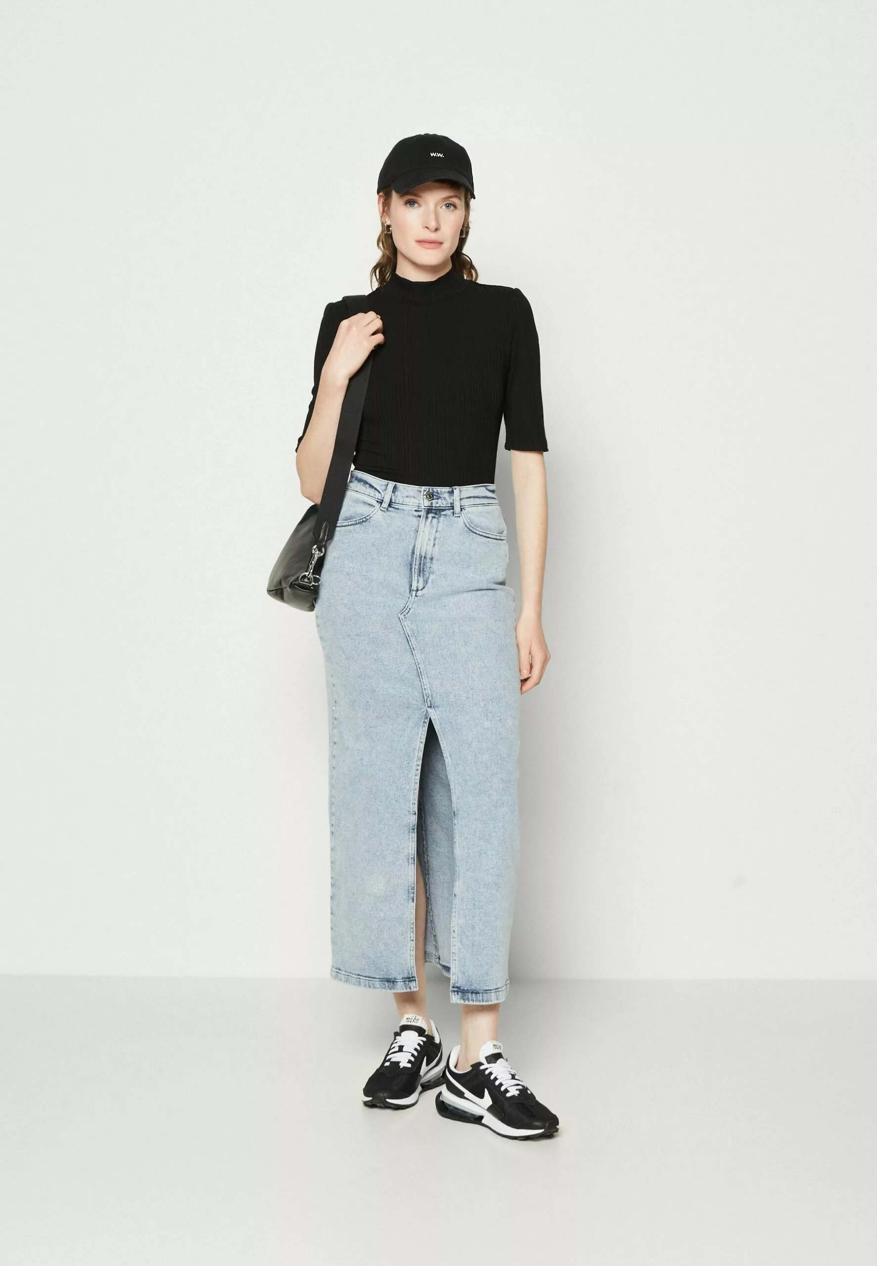 Selected Femme Slfceline High Neck- T-Shirts - Black 2 Selected Femme Slfceline High Neck- T-Shirts - Black - Bilde 2