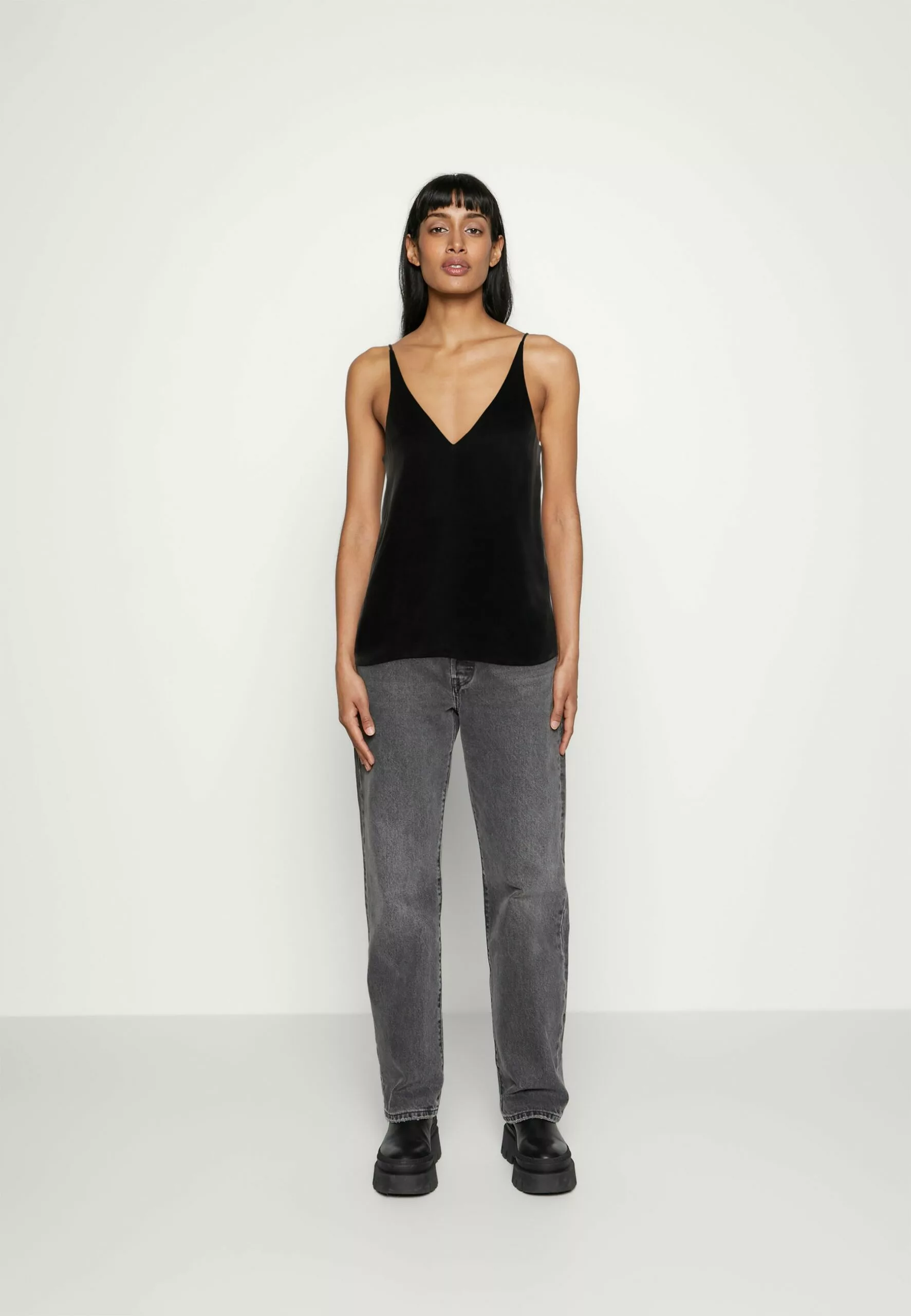 Selected Femme Slflaila Strap - Topper - Black 2 Selected Femme Slflaila Strap - Topper - Black - Bilde 2