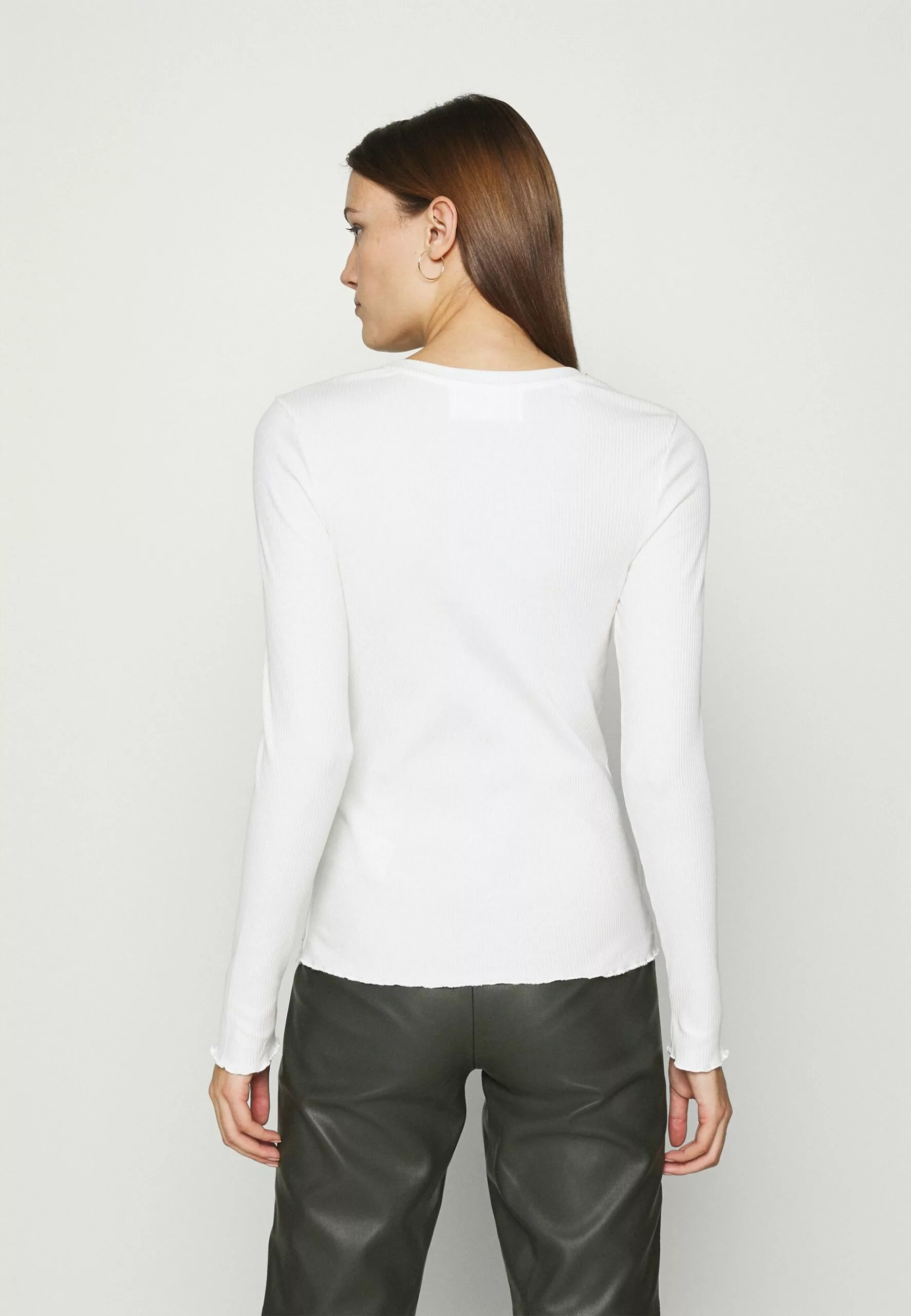 Selected Femme Slfanna Crew Neck Tee- Topper Langermet - Snow White 3 Selected Femme Slfanna Crew Neck Tee- Topper Langermet - Snow White - Bilde 3