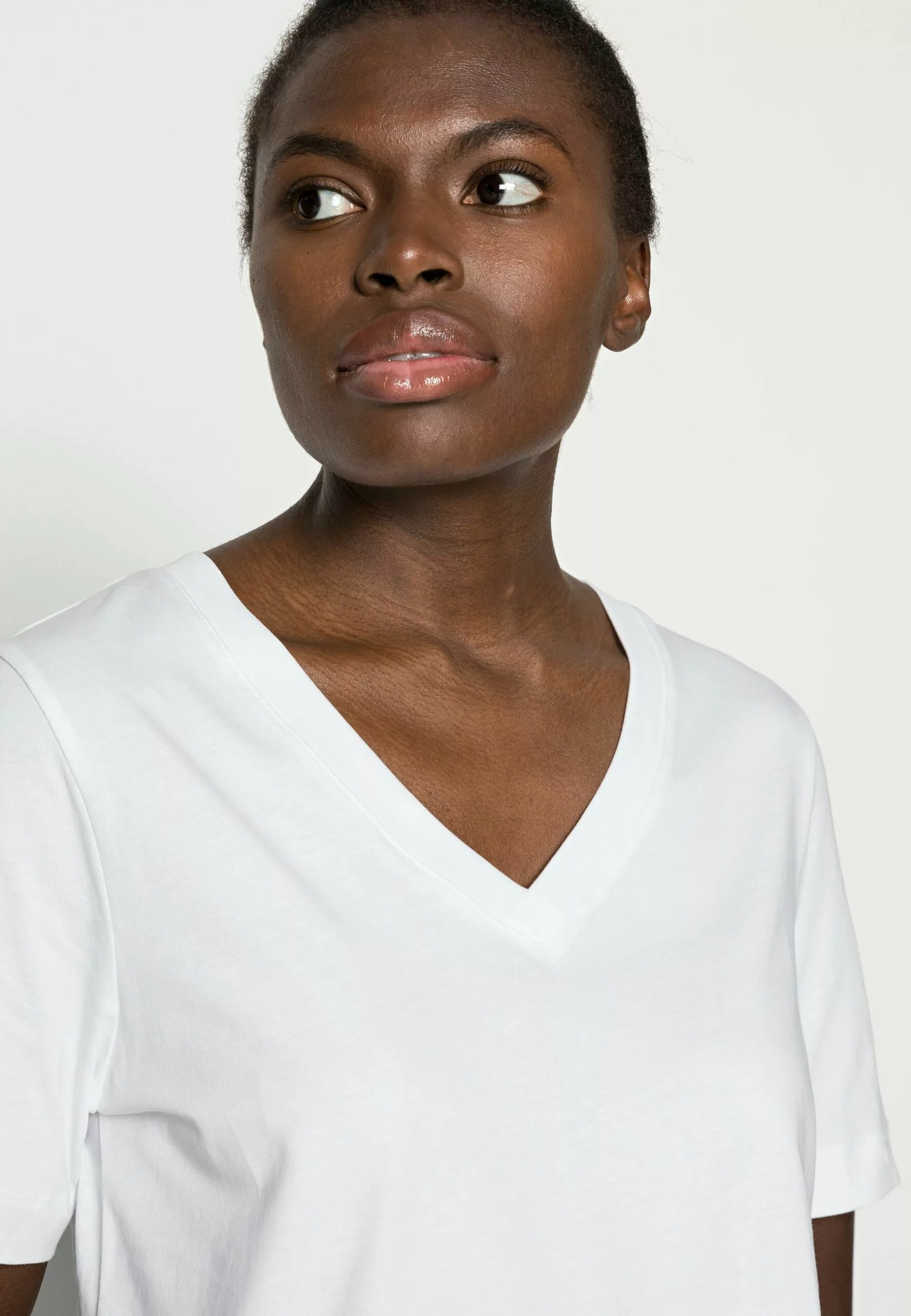 Selected Femme SlfstandardV Neck Tee- T-Shirts - Bright White 5 Selected Femme SlfstandardV Neck Tee- T-Shirts - Bright White - Bilde 5