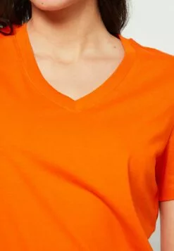 Selected Femme Slfessential V Neck Tee - T-Shirts - Orangeade -Selected Femme Butikk 9edf8327c94248589d8a40a4d76f07c2