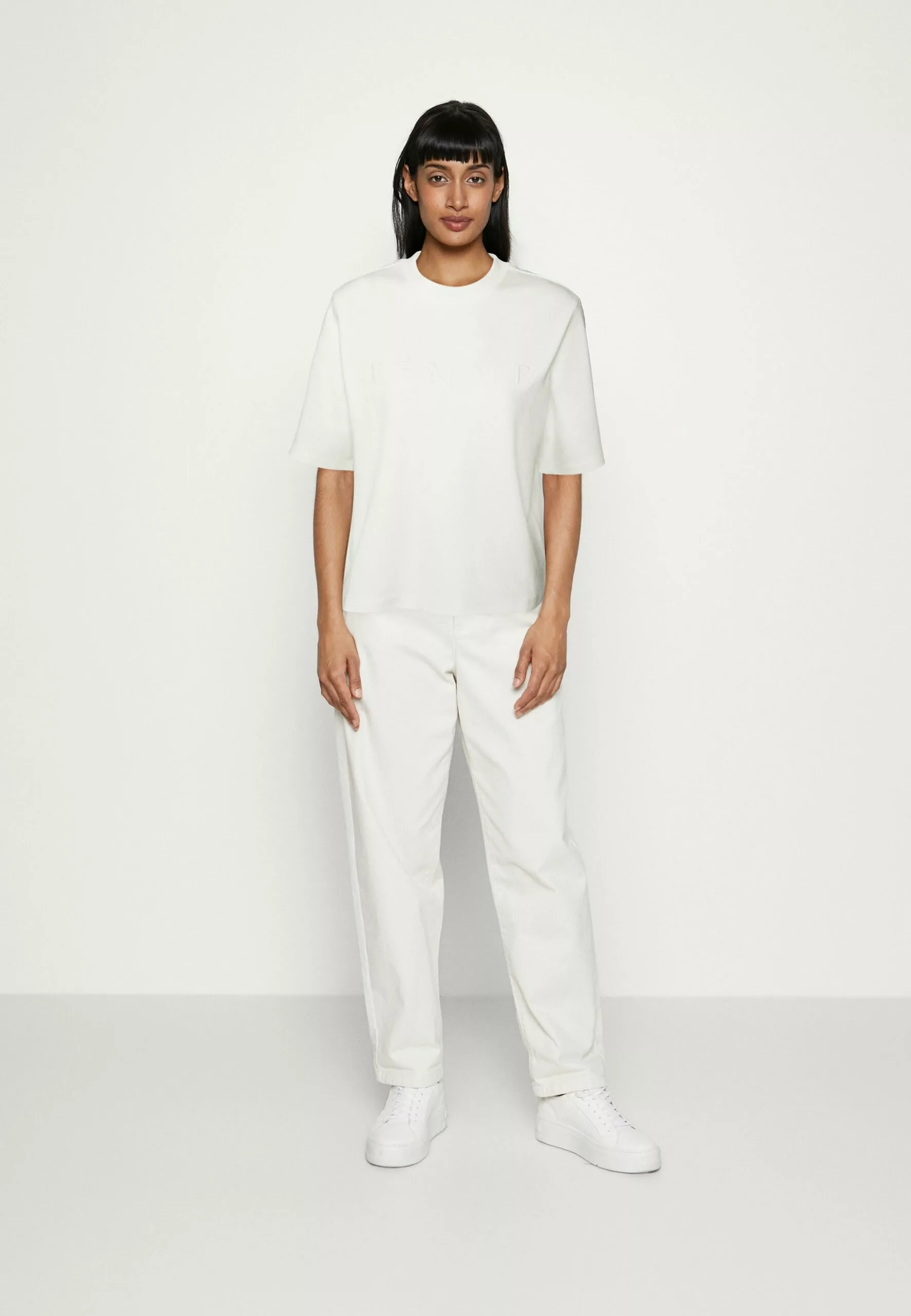 Selected Femme Slfjolie Broderi Tee - T-Shirts Med Print - Snow White 2 Selected Femme Slfjolie Broderi Tee - T-Shirts Med Print - Snow White - Bilde 2