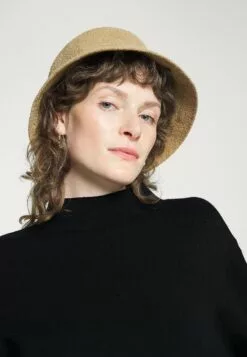 Selected Femme Slfmerle Highneck - Strikkegenser - Black -Selected Femme Butikk a495f7143ee74b95b5eeadeb73dd963a