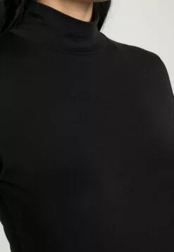 Selected Femme Slfmandy High NeckNoos - Topper Langermet - Black 9 Selected Femme Slfmandy High NeckNoos - Topper Langermet - Black -Selected Femme Butikk a67ce97cbdaa493bb34009da9392a290