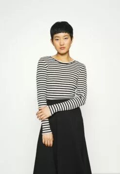 Selected Femme Slfanna Ls Crew Neck Str Noos - Strikkegenser - Black/Snow White Stripes