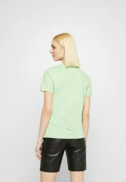 Selected Femme Slfmyessential Ss O-Neck Noos - T-Shirts - Pistachio Green 8 Selected Femme Slfmyessential Ss O-Neck Noos - T-Shirts - Pistachio Green -Selected Femme Butikk b0b9f7011cfc4ab3a76f573e5ff7ad30