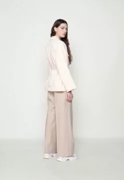 Selected Femme Slfrose Jacket - Jeansjakke - Peach Whip -Selected Femme Butikk b8746f2c7a334ea49486382e90a583b7