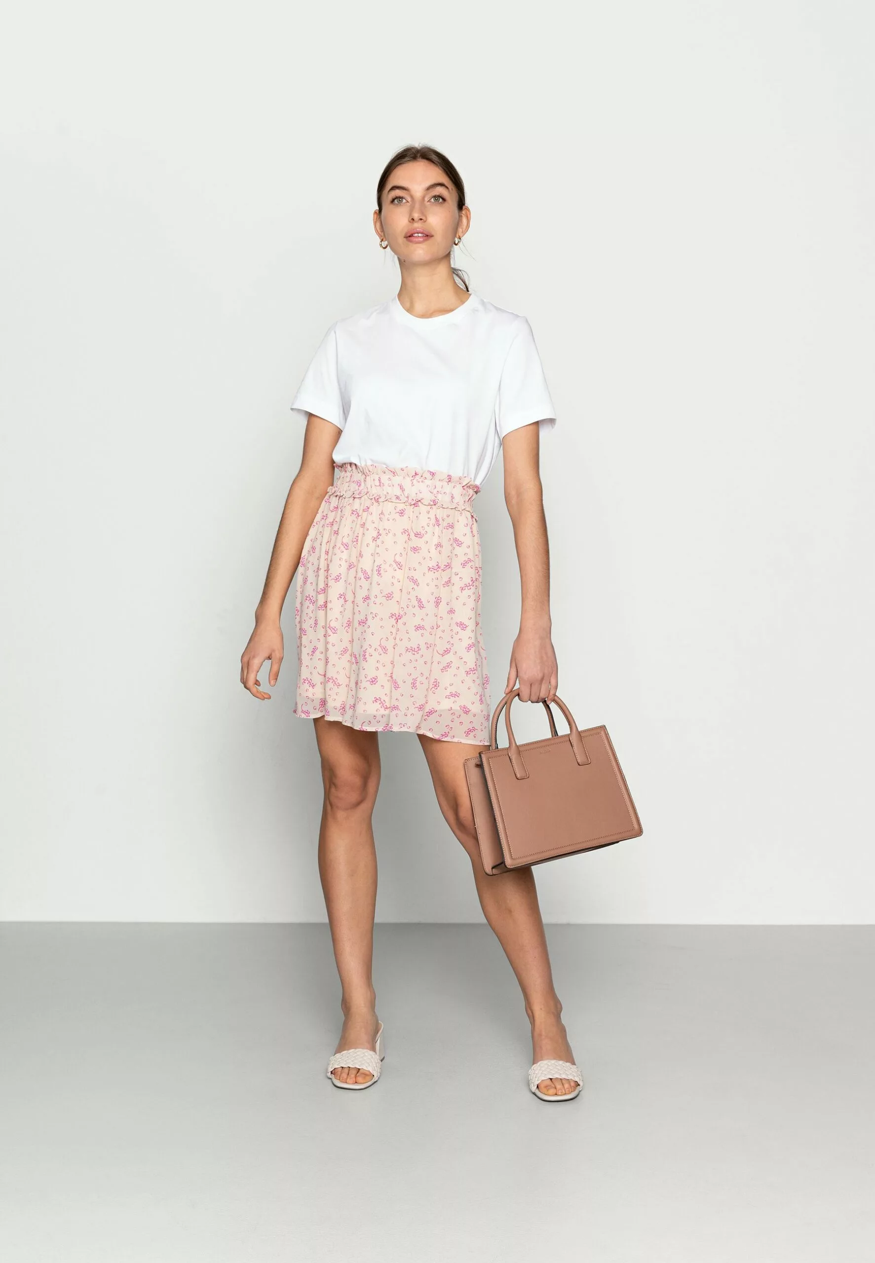 Selected Femme Slfsina Short Aop Skirt - Miniskjørt - Sandshell 2 Selected Femme Slfsina Short Aop Skirt - Miniskjørt - Sandshell - Bilde 2