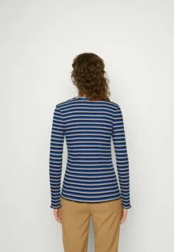 Selected Femme Slfanna Ls Crew Neck Str Noos - Strikkegenser - Ultramarine 8 Selected Femme Slfanna Ls Crew Neck Str Noos - Strikkegenser - Ultramarine -Selected Femme Butikk bd5f9c8c5b574196a12556a1bfb647fb