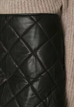 Selected Femme Slfisolde Skirt - Miniskjørt - Black -Selected Femme Butikk bec5c6e8f8bd42ec902a5607c96811fd