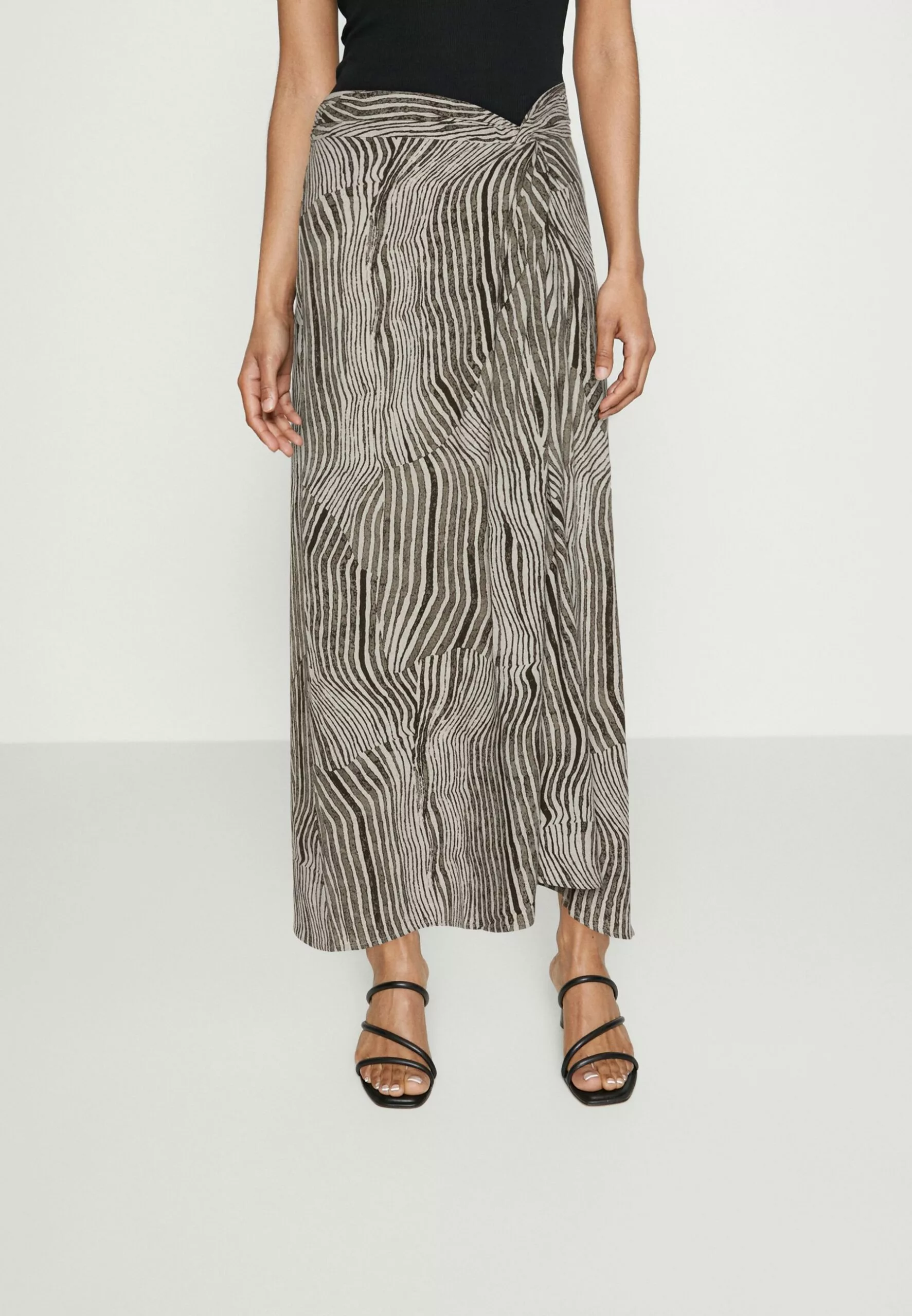 Selected Femme Slfevita Knotted Ankle Skirt - Maxiskjørt - Black 1 Selected Femme Slfevita Knotted Ankle Skirt - Maxiskjørt - Black