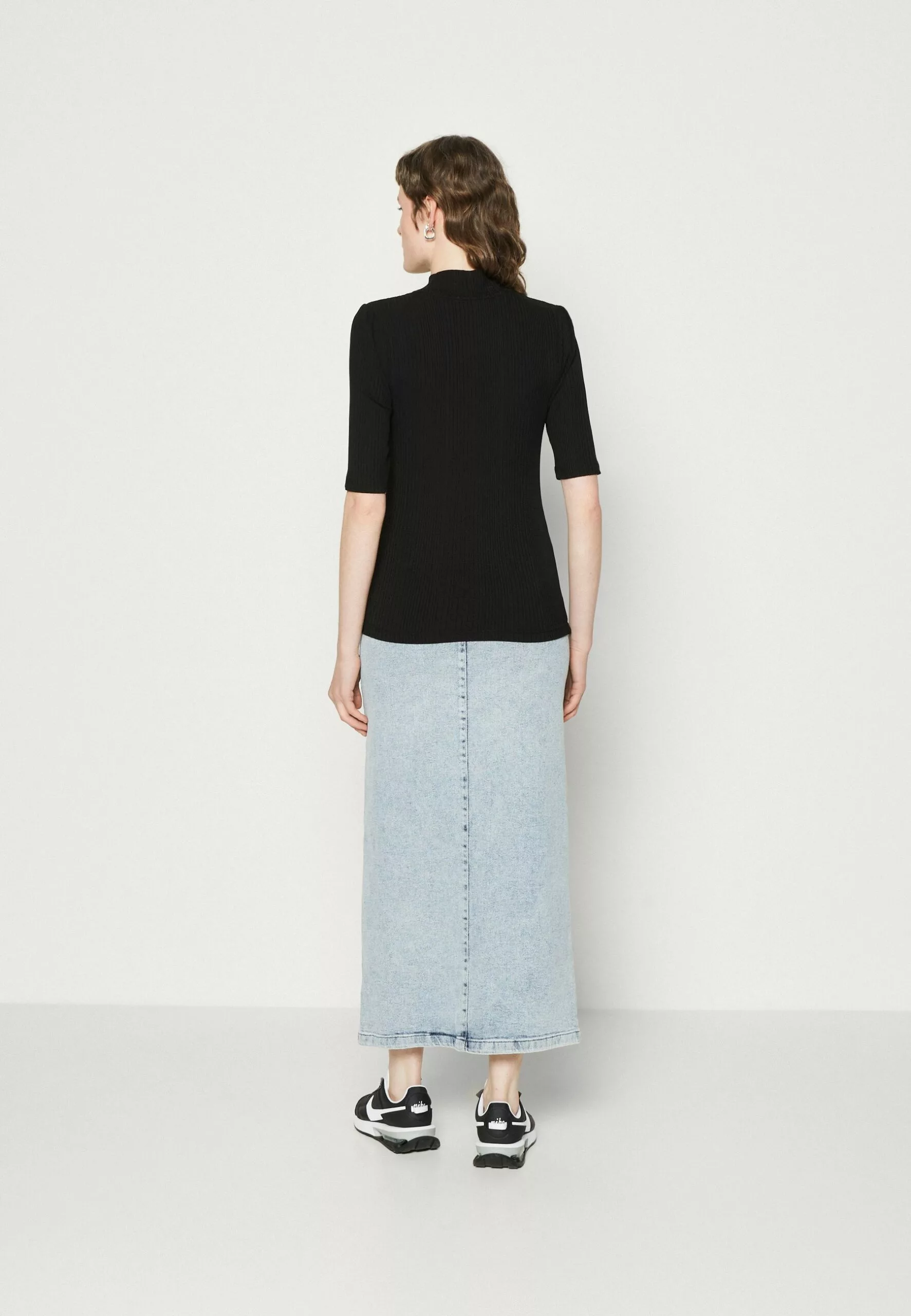 Selected Femme Slfceline High Neck- T-Shirts - Black 3 Selected Femme Slfceline High Neck- T-Shirts - Black - Bilde 3