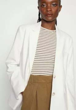 Selected Femme Slfeliana - Blazer - Snow White -Selected Femme Butikk e121bd42d5d84cdba9e6e64251425de8