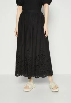 Front 45 Selected Femme Slframone Ankle Skirt - A-Line Skjørt - Black