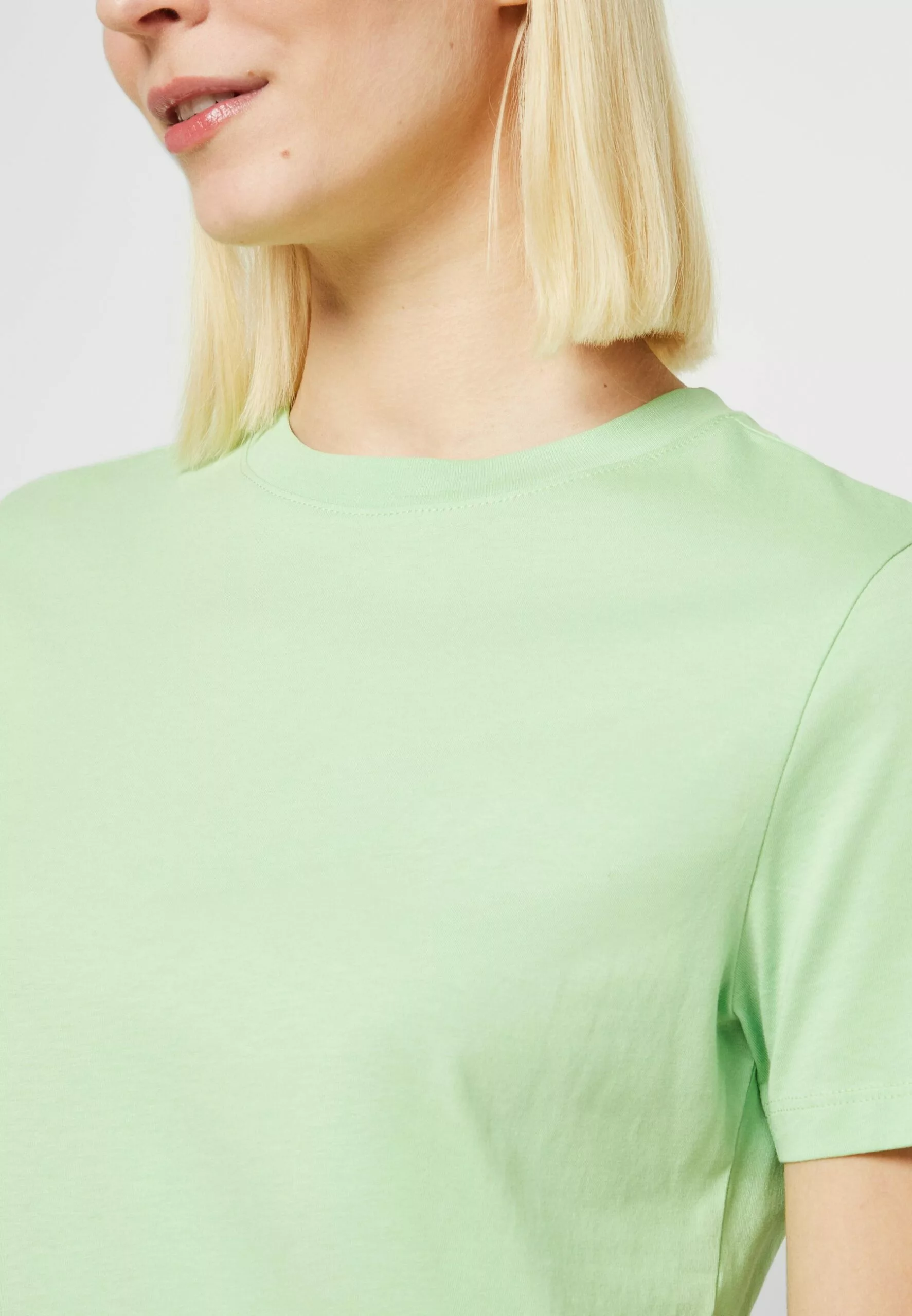 Selected Femme Slfmyessential Ss O-Neck Noos - T-Shirts - Pistachio Green 6 Selected Femme Slfmyessential Ss O-Neck Noos - T-Shirts - Pistachio Green - Bilde 6